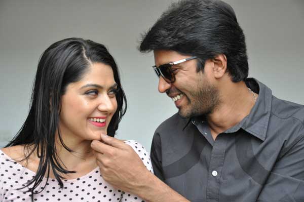 allari naresh,sakshi chowdary,jamesbond movie,anil sunkara,jamesbond postponed,  అల్ల‌రోడు డ్రాప్ అయ్యాడా?